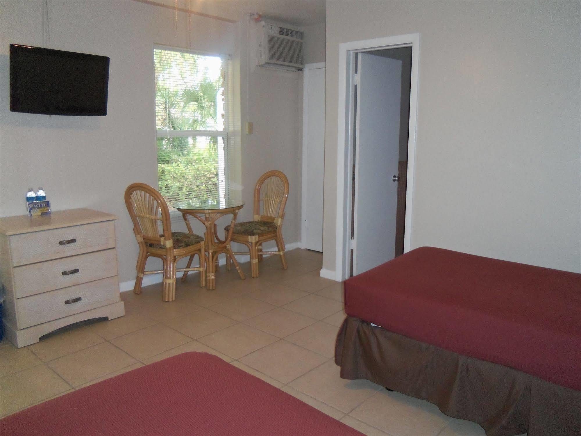 The Fairways Inn Of Napoli Bagian luar foto